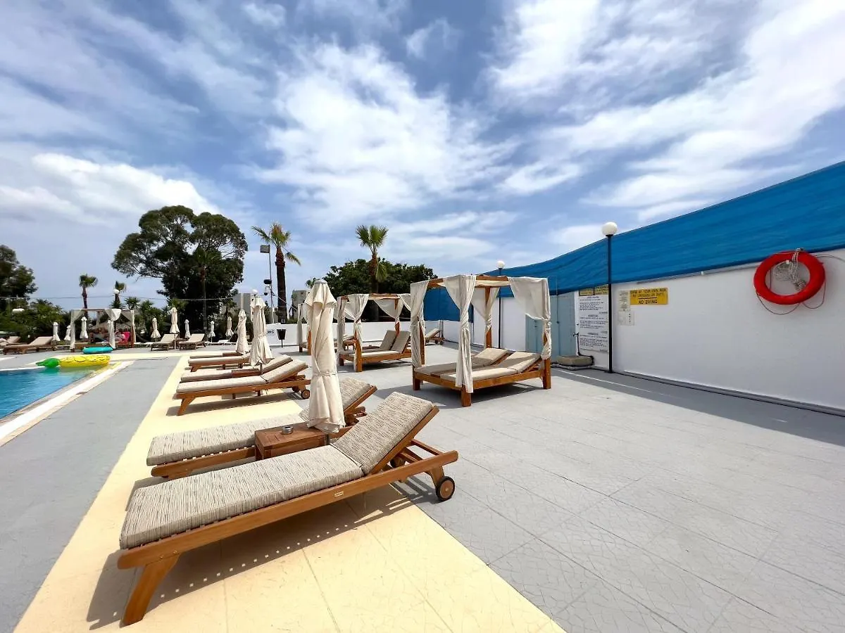 פרוטאראס Adelais Bay Hotel קפריסין